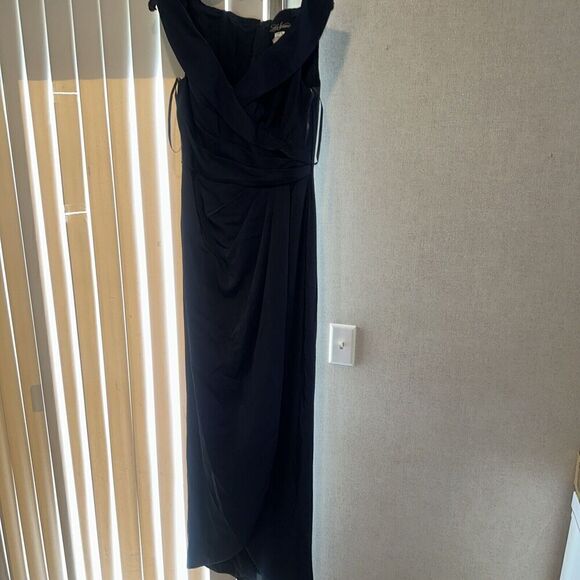 La Femme Navy Blue Off the Shoulder Ruched Lace Trumpet Gown Size 6. $438. 15 - Picture 1 of 11